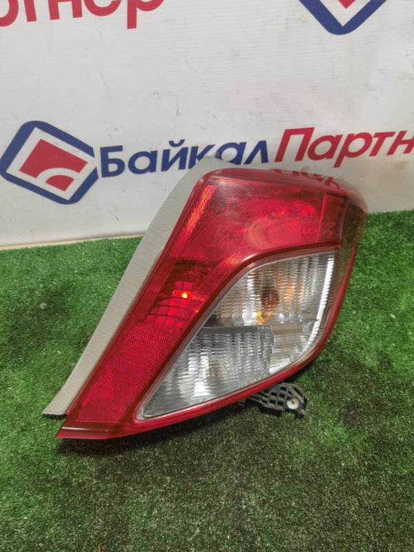 Стоп Toyota Vitz NSP135 1NR-FE 2013 задний правый 52-228