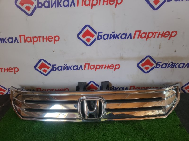 Решетка радиатора Honda Stepwgn RK1 2010 71121-szw-003