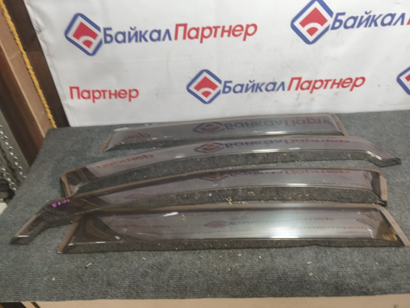 Ветровики комплект Nissan Liberty RM12 QR20DE 2001