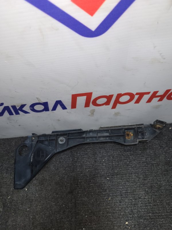 Кронштейн бампера Toyota Corolla Runx NZE124 1NZ-FE 2006 передний левый