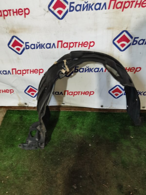 Подкрылок Toyota Ractis NCP125 1NZ-FE 2013 передний правый