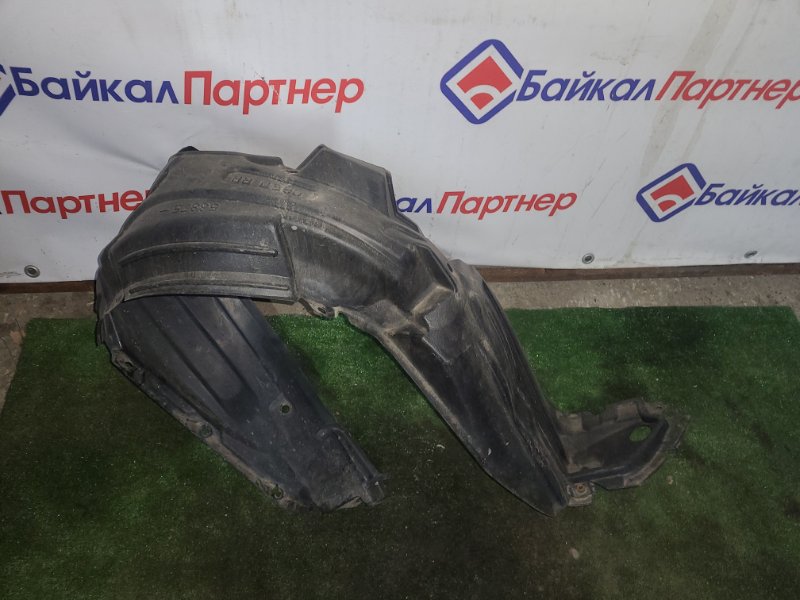 Подкрылок Toyota Funcargo NCP25 1NZ-FE 2005 передний правый