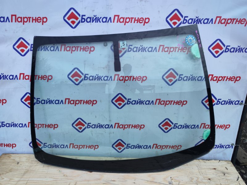 Стекло лобовое NISSAN NOTE NE12 HR12DE (б/у)