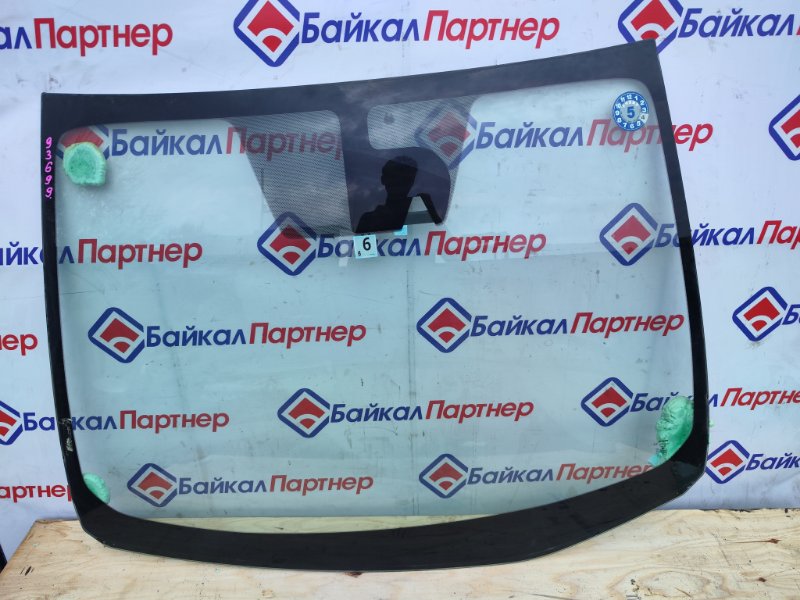 Стекло лобовое NISSAN NOTE NE12 HR12DE 2017 (б/у)