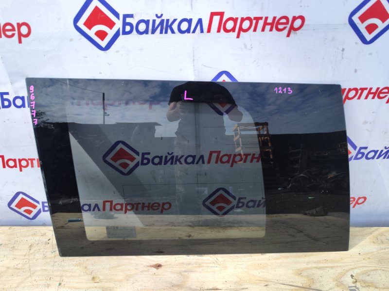 Стекло собачника HONDA STEPWGN RK1 R20A 2012 заднее левое (б/у)