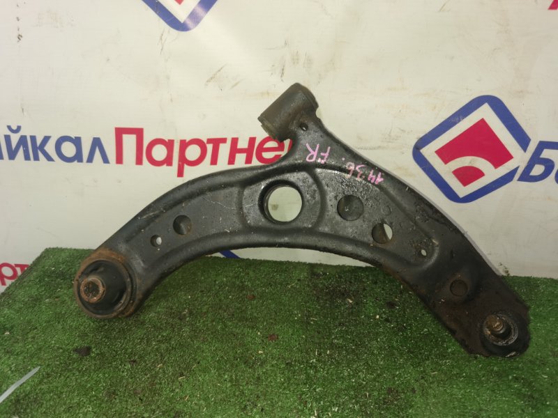 Рычаг TOYOTA PASSO KGC10 1KR-FE 2009 передний правый (б/у)