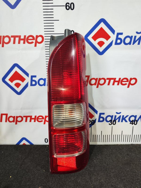 Стоп TOYOTA HIACE TRH228B 2TR-FE 2010 задний правый 26-120 (б/у)