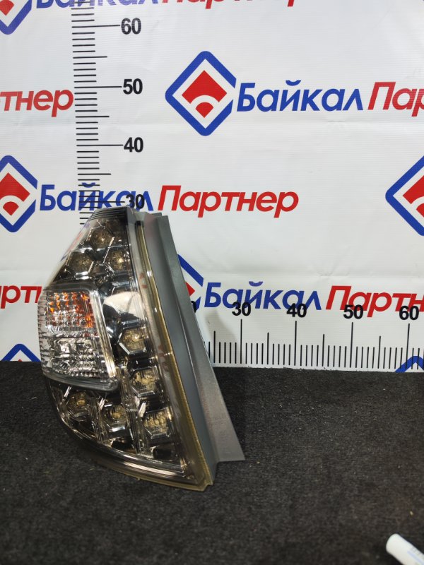 Стоп HONDA FIT SHUTTLE GG8 L15A 2013 задний левый W0020 (б/у)