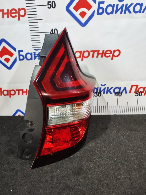 Стоп NISSAN NOTE E12 HR12DE 2014 задний правый D202 (б/у)