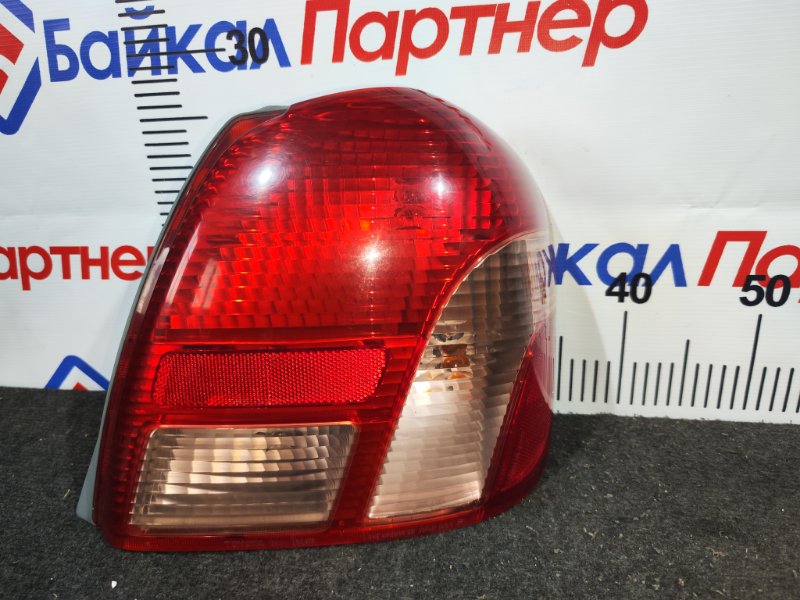 Стоп TOYOTA PLATZ NCP12 1NZ-FE 2000 задний правый 52013 (б/у)