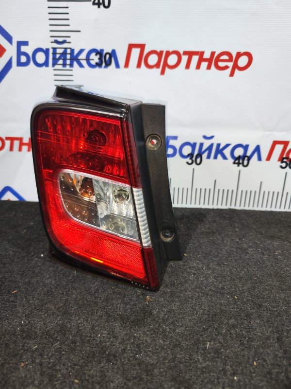 Стоп HONDA FREED SPIKE GB4 L15A 2012 задний левый D095 (б/у)