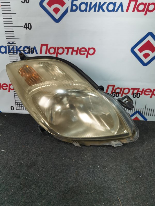 Фара TOYOTA VITZ NCP95 2NZ-FE 2007 передняя правая 52-184 (б/у)