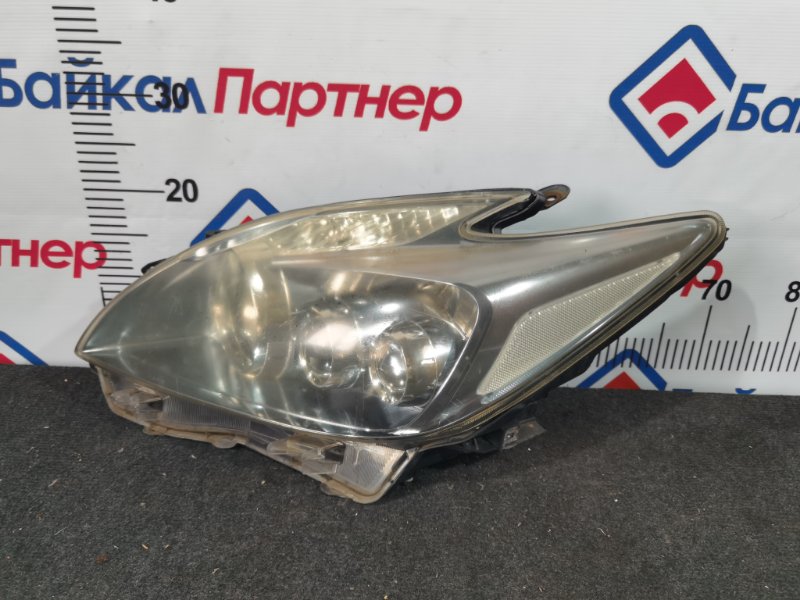 Фара TOYOTA PRIUS ZVW30 2ZR-FXE передняя левая 47-30 (б/у)
