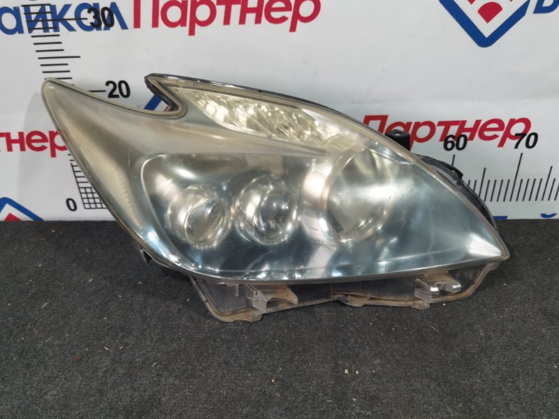 Фара TOYOTA PRIUS ZVW30 2ZR-FXE передняя правая 47-30 (б/у)