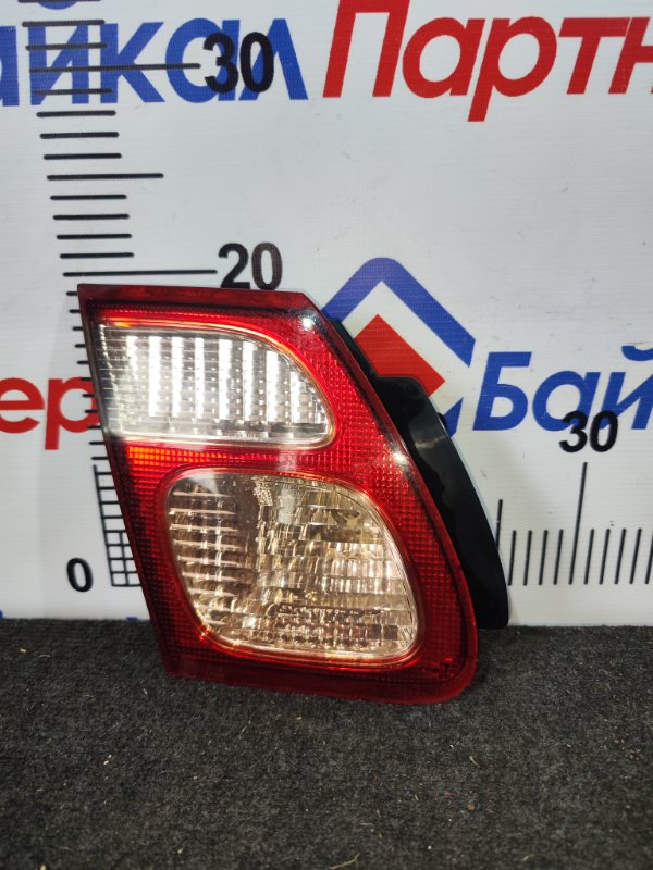 Вставка в крышку багажника NISSAN BLUEBIRD SYLPHY FG10 QG15DE 2000 задняя левая 4880B (б/у)