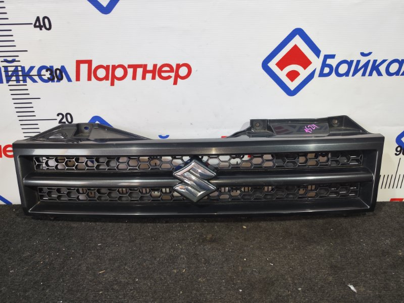 Решетка радиатора SUZUKI JIMNY JB23W K6A 2014 (б/у)