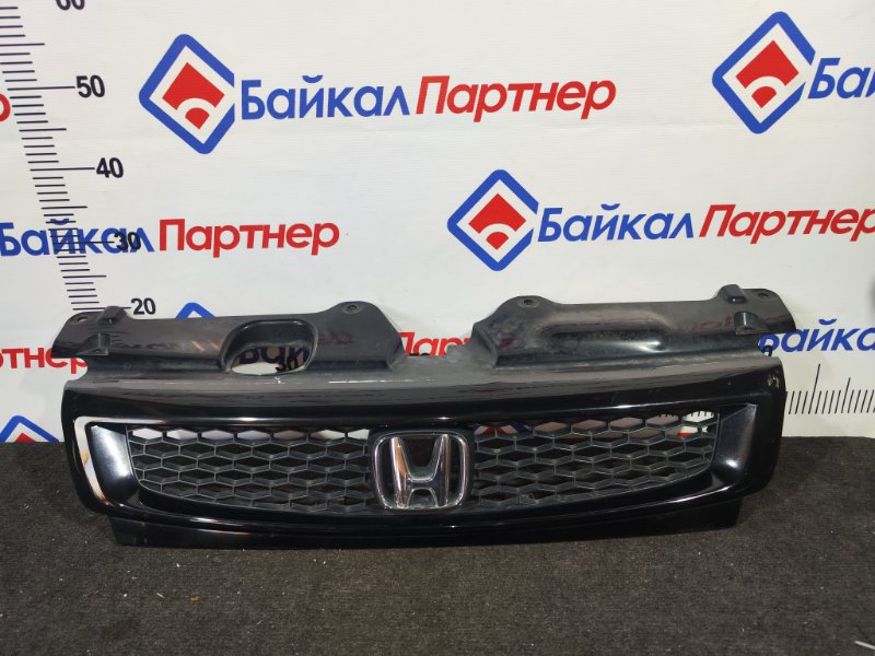 Решетка радиатора HONDA STEPWGN RF6 K20A 2005 (б/у)