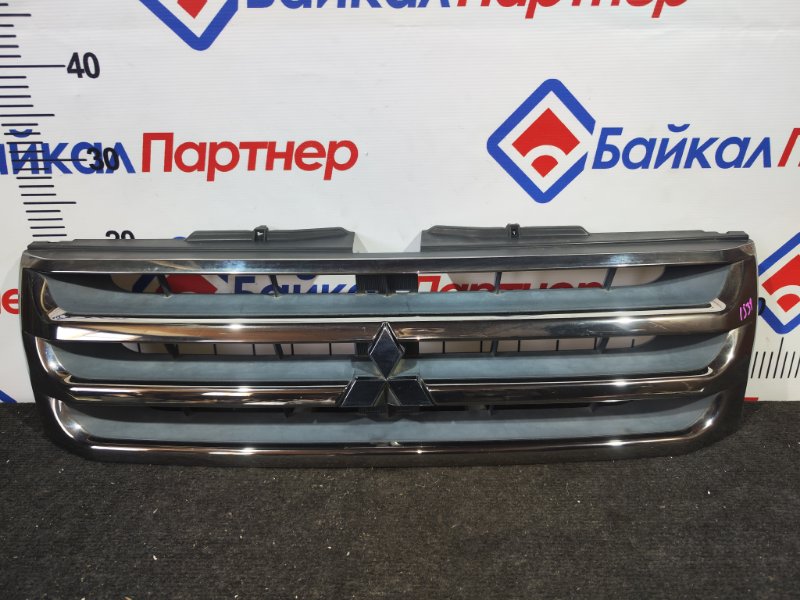 Решетка радиатора MITSUBISHI PAJERO IO H76W 4G93 2006 (б/у)