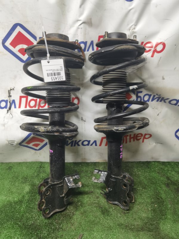 Стойка подвески NISSAN LIBERTY RM12 QR20DE 2001 передняя (б/у)