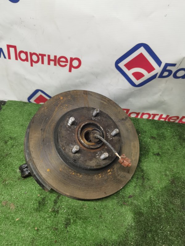 Ступица NISSAN LIBERTY RM12 QR20DE 2001 передняя левая (б/у)