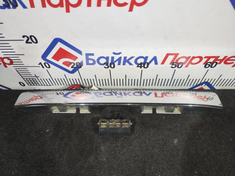 Накладка на 5 дверь NISSAN X-TRAIL NT30 QR20DE 2004 (б/у)