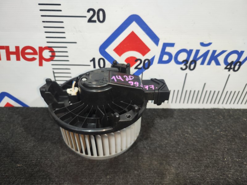 Мотор печки HONDA FIT SHUTTLE GG8 L15A 2013 (б/у)