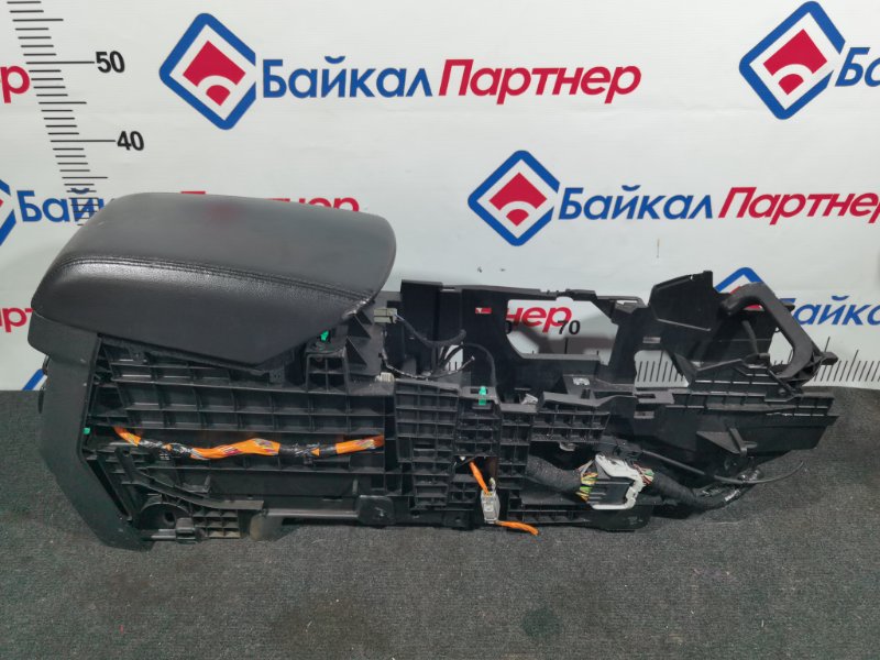Подлокотник FORD EXPLORER U502 T35PDED 2011 (б/у)