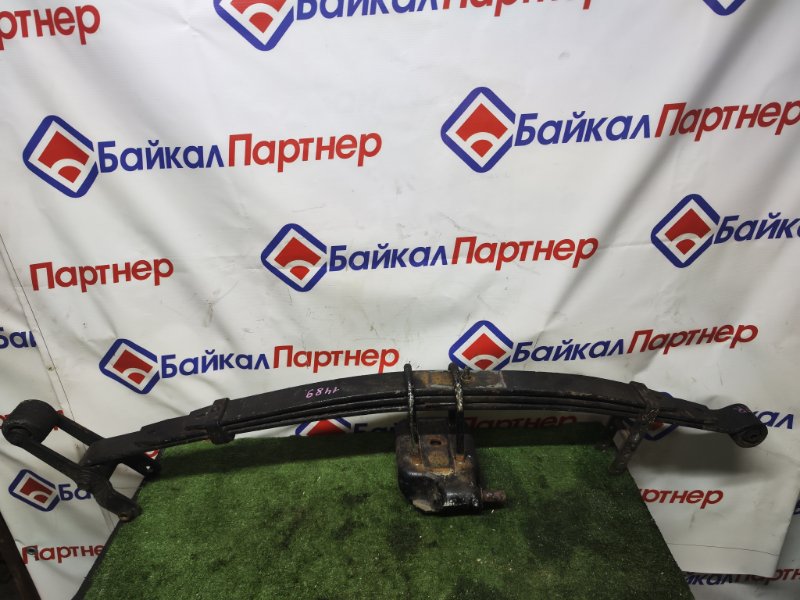 Рессора TOYOTA HIACE TRH228B 2TR-FE 2010 задняя правая (б/у)