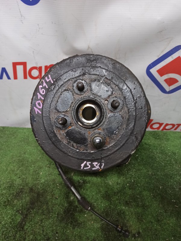Ступица TOYOTA COROLLA SPACIO AE115N 7A-FE 2001 задняя правая (б/у)