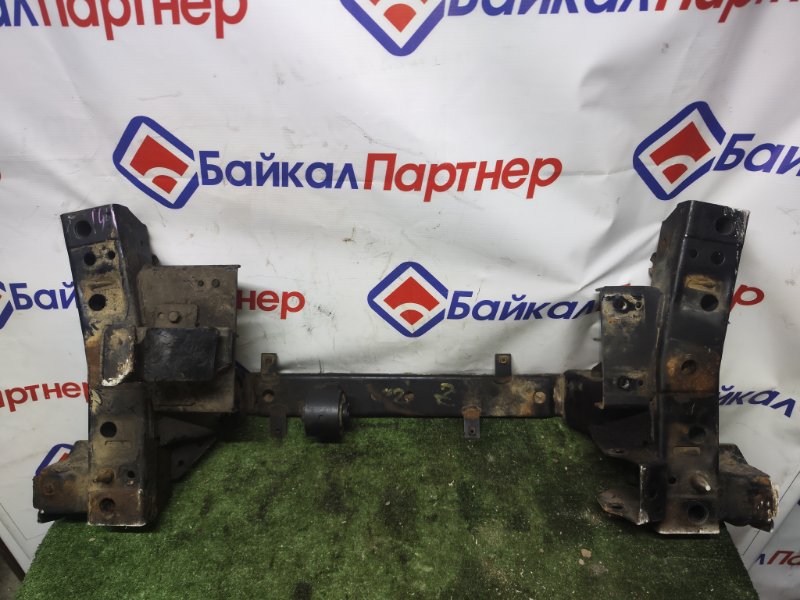 Балка поперечная NISSAN CARAVAN VWME25 ZD30DD передняя (б/у)