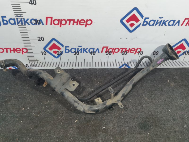 Горловина топливного бака NISSAN X-TRAIL NT30 QR20DE 2004 (б/у)