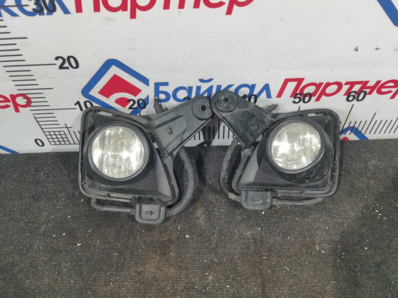 Фара противотуманная TOYOTA HIACE KDH206V 1KD-FTV 2012 (б/у)