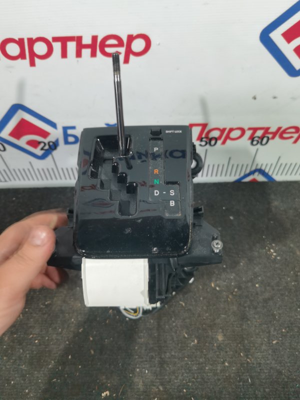 Селектор КПП TOYOTA COROLLA RUMION NZE151N 1NZ-FE 2008 (б/у)