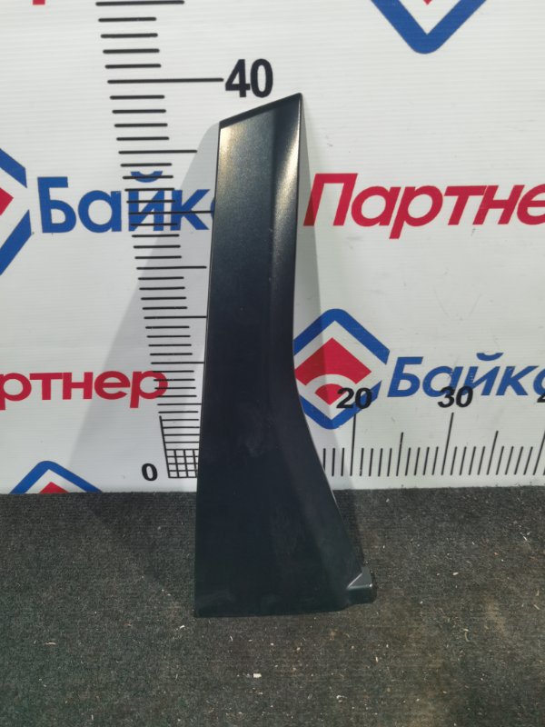 Накладка на дверь HONDA FIT GE6 L15A задняя правая (б/у)