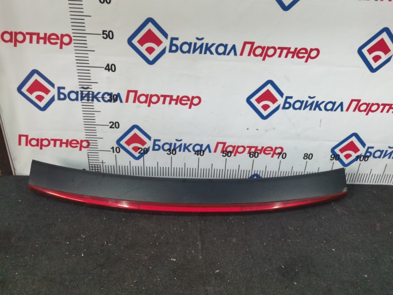Вставка между стопов HONDA INSIGHT ZE2 LDA 2010 задняя (б/у)