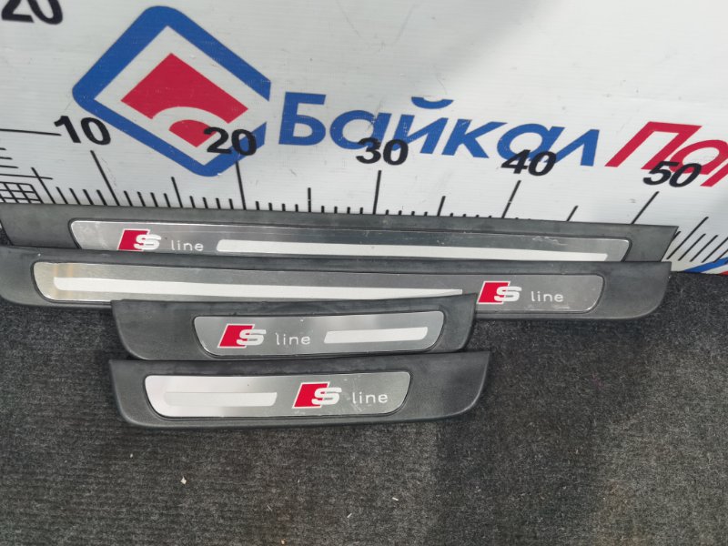 Накладка порога AUDI A4 8K2 CDN 2011 (б/у)
