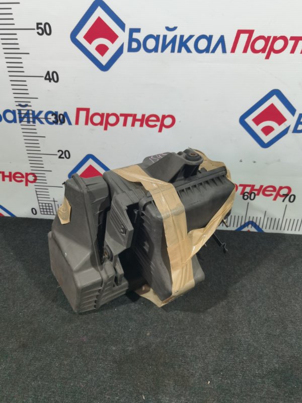 Корпус воздушного фильтра MITSUBISHI PAJERO IO H76W 4G93 1999 (б/у)