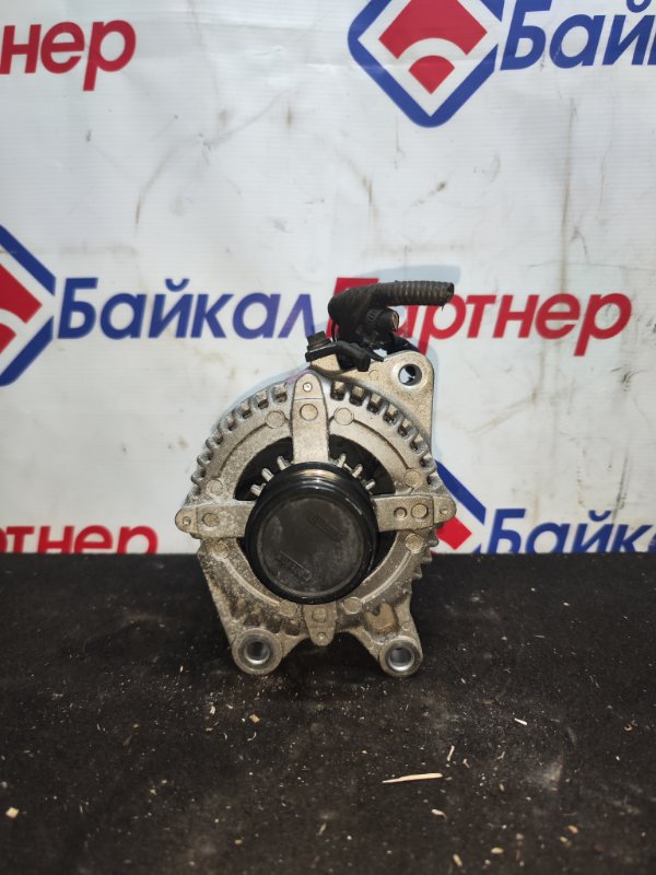 Генератор TOYOTA HIACE TRH228B 2TR-FE 2010 (б/у)