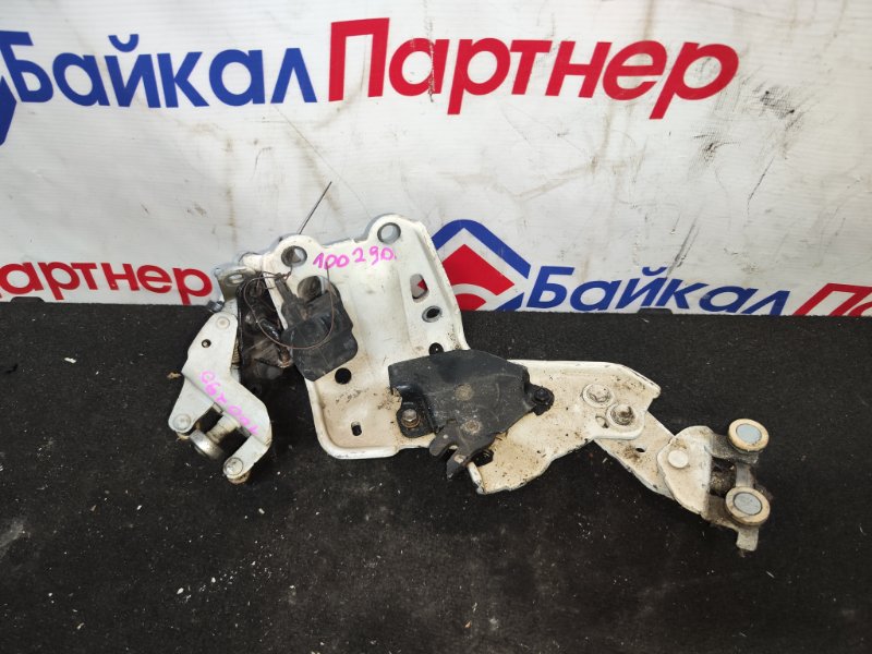Ролик двери TOYOTA HIACE TRH228B 2TR-FE 2010 задний левый (б/у)