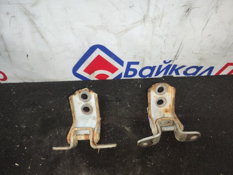 Петля двери NISSAN SUNNY FB14 GA15DE 1994 передняя правая (б/у)