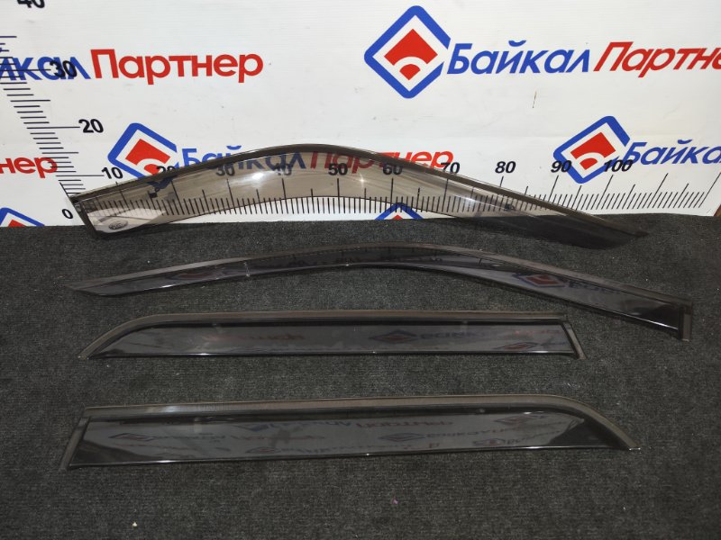 Ветровик FORD EXPLORER U502 T35PDED 2011 (б/у)