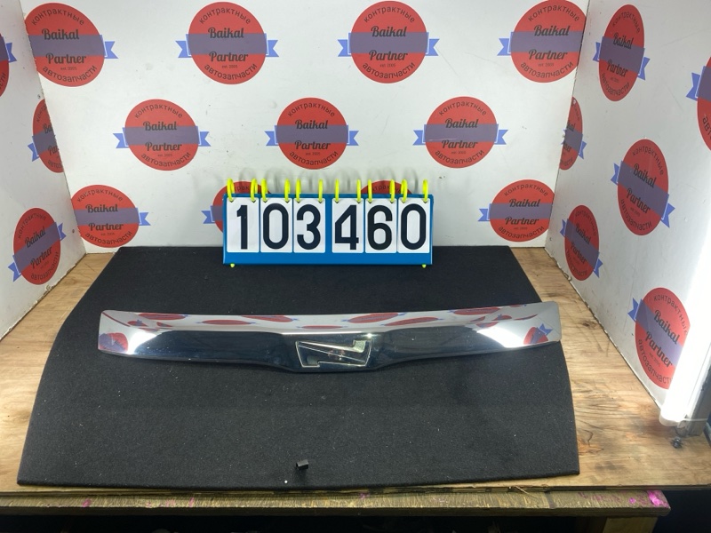Накладка на капот TOYOTA NOAH ZRR70G 3ZR-FE 2008 (б/у)