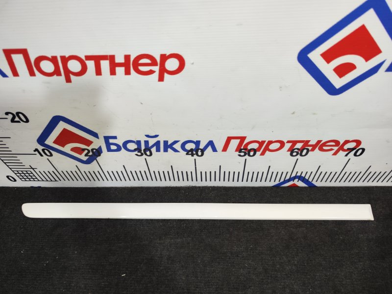 Молдинг двери TOYOTA COROLLA SPACIO ZZE124N 1ZZ-FE задний правый (б/у)