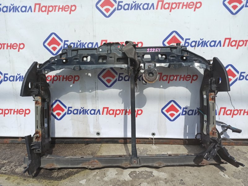 Рамка радиатора TOYOTA IST NCP110 1NZ-FE 2009 (б/у)
