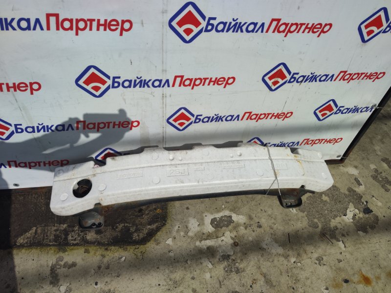 Усилитель бампера TOYOTA IST NCP110 1NZ-FE 2011 (б/у)