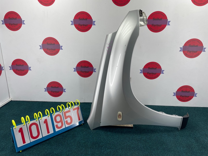 Крыло TOYOTA RAV4 ZCA26W 1ZZ-FE 2004 переднее правое (б/у)