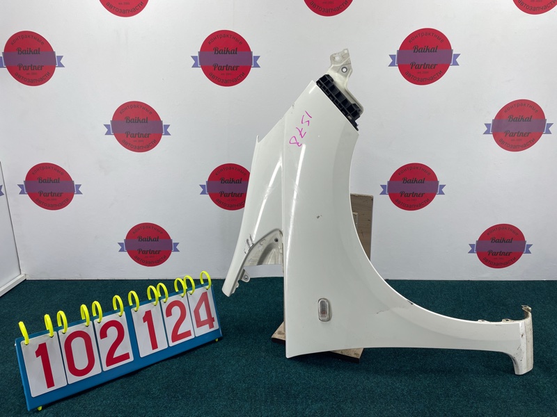 Крыло HONDA FIT SHUTTLE GP2 LDA 2011 переднее правое (б/у)
