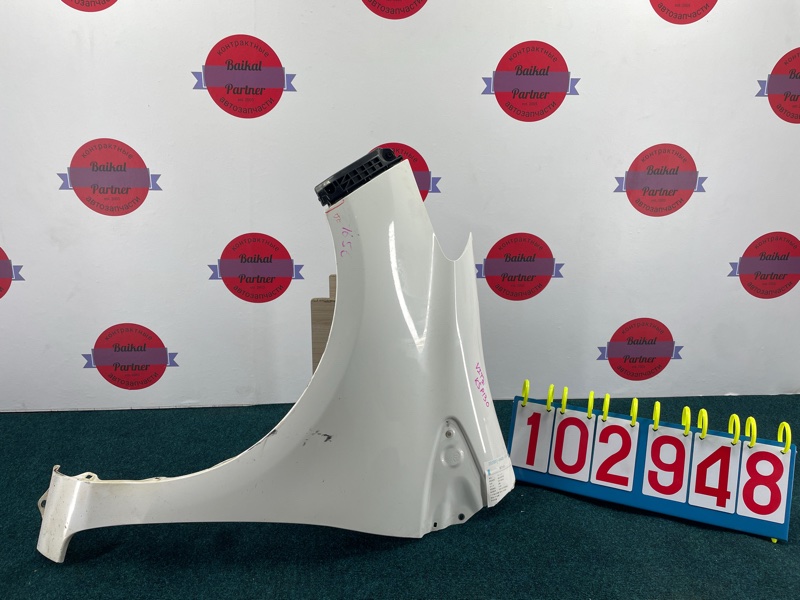 Крыло TOYOTA VITZ KSP130 1KR-FE 2011 переднее левое (б/у)