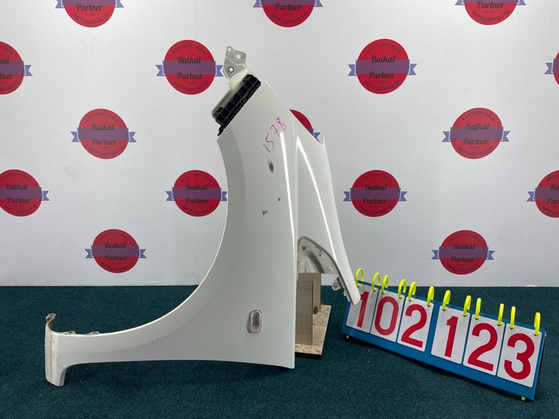 Крыло HONDA FIT SHUTTLE GP2 LDA 2011 переднее левое (б/у)