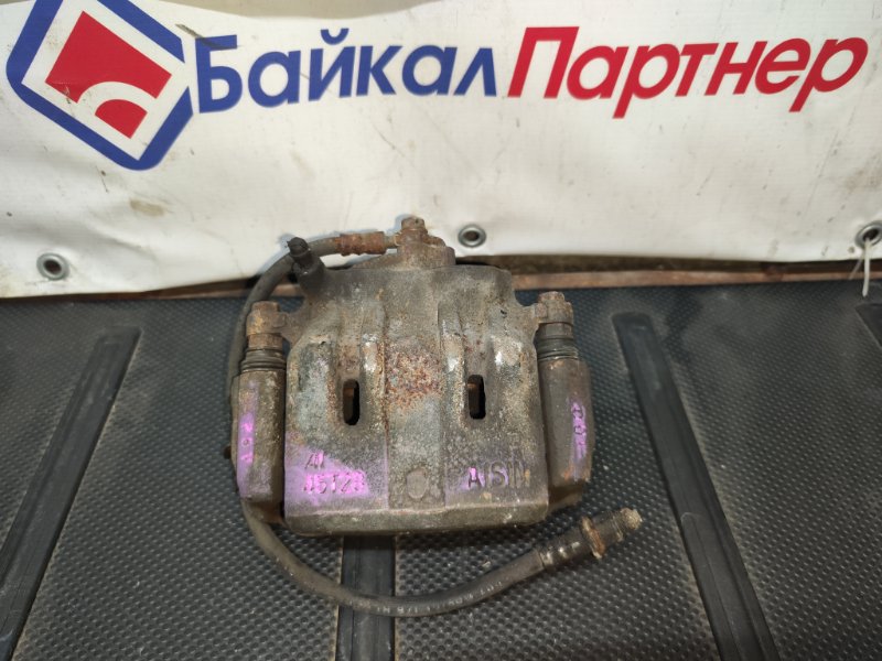 Суппорт TOYOTA WINDOM MCV30 1MZ-FE 2001 передний правый (б/у)